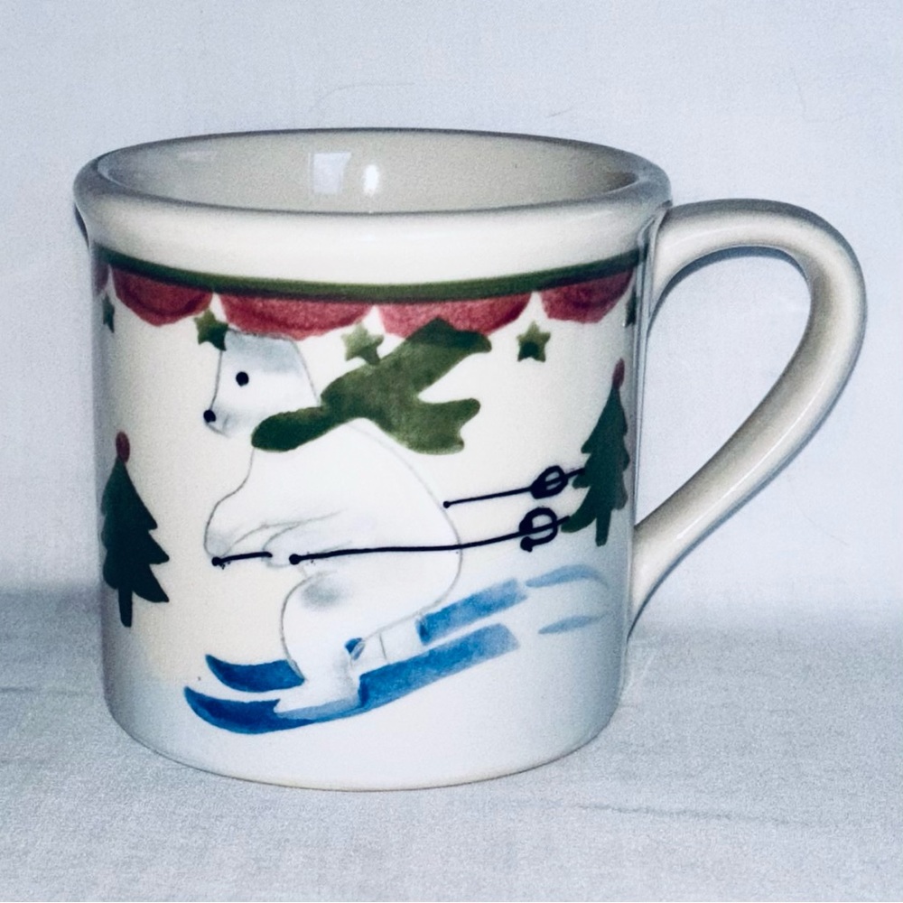 Hartstone Pottery Christmas Mug Polar Bear On Skis Fishing Trees Skiing